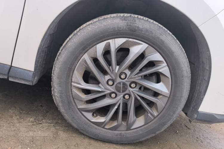 Used SAIC MAXUS G50 2023 PLUS 1.5T Happiness-Recommended Automatic Cruise Version Right Front Wheel Hub