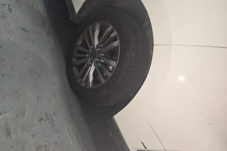 Used SAIC MAXUS G50 2023 1.5T Manual Comfort A Right Front Wheel Hub