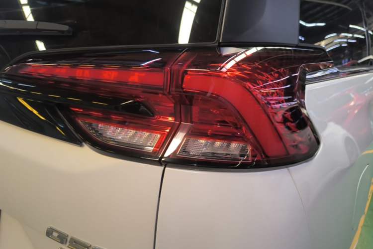 Used SAIC MAXUS G50 2023 PLUS 1.5T Happiness-Recommended Automatic Start Edition Right Rear Taillight