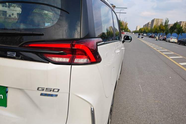 Used SAIC MAXUS G50 2023 PLUS 1.5T Happiness-Recommended Automatic Cruise Version Right Rear Taillight