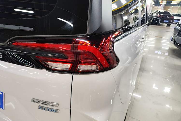 Used SAIC MAXUS G50 2023 PLUS 1.5T Happiness-Recommended Automatic Start Edition Right Rear Taillight