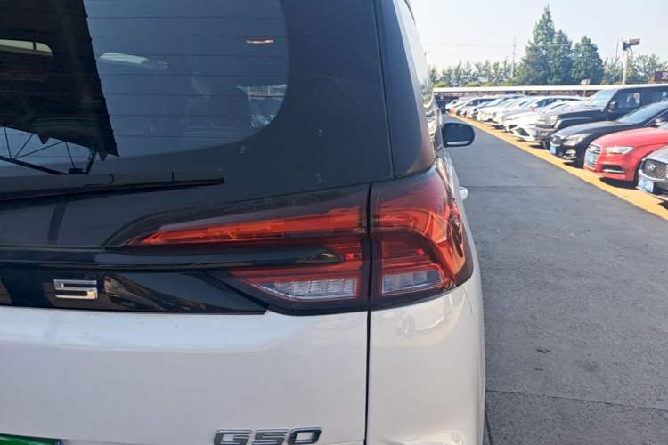 Used SAIC MAXUS G50 2023 PLUS 1.5T Happiness-Recommended Automatic Start Edition Right Rear Taillight