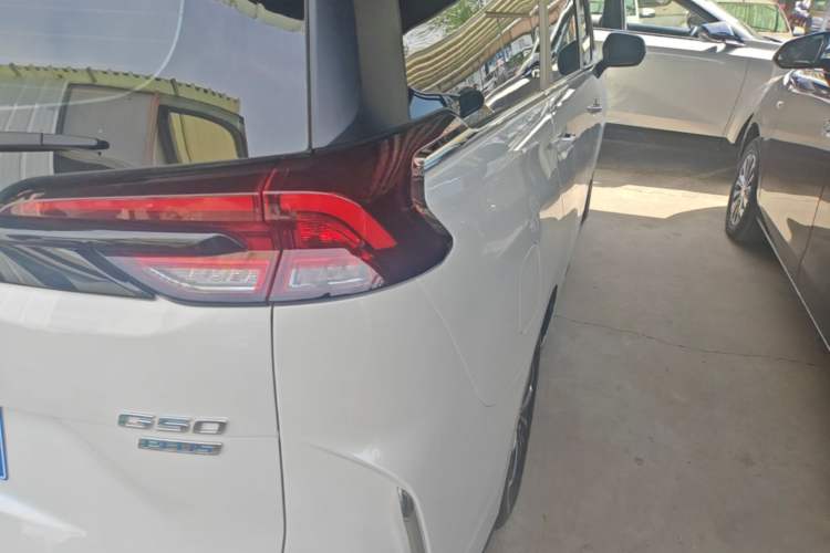 Used SAIC MAXUS G50 2023 PLUS 1.5T Automatic Navigation Version Right Rear Taillight