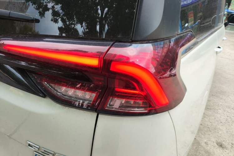Used SAIC MAXUS G50 2023 PLUS 1.5T Happiness-Recommended Automatic Start Edition Right Rear Taillight