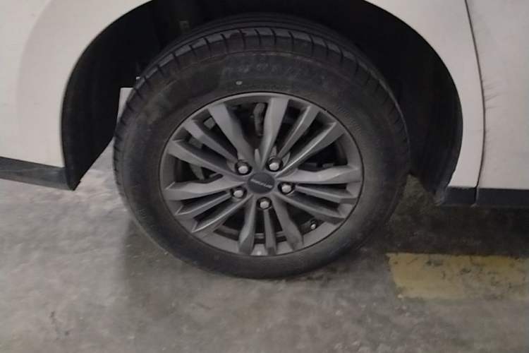 Used SAIC MAXUS G50 2023 PLUS 1.5T Happiness-Recommended Automatic Start Edition Right Rear Wheel Hub