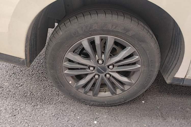 Used SAIC MAXUS G50 2023 PLUS 1.5T Happiness-Recommended Automatic Start Edition Right Rear Wheel Hub