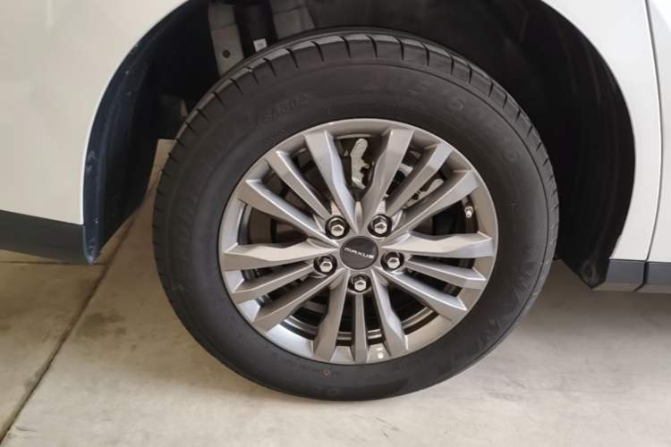 Used SAIC MAXUS G50 2023 PLUS 1.5T Happiness-Recommended Automatic Start Edition Right Rear Wheel Hub