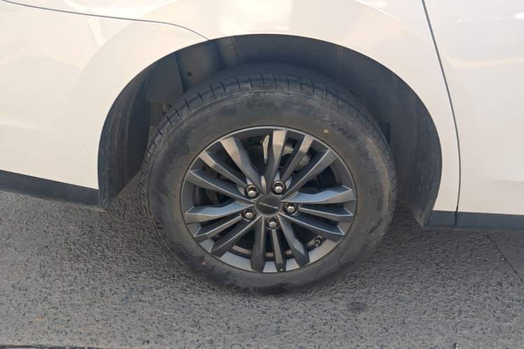 Used SAIC MAXUS G50 2023 PLUS 1.5T Happiness-Recommended Automatic Start Edition Right Rear Wheel Hub