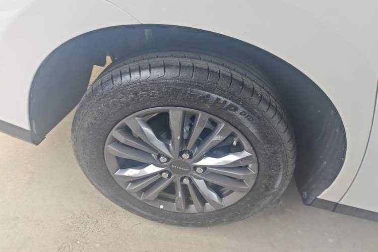 Used SAIC MAXUS G50 2023 PLUS 1.5T Automatic Navigation Version Right Rear Wheel Hub