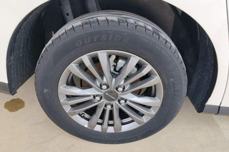 Used SAIC MAXUS G50 2023 PLUS 1.5T Happiness-Recommended Automatic Start Edition Right Rear Wheel Hub