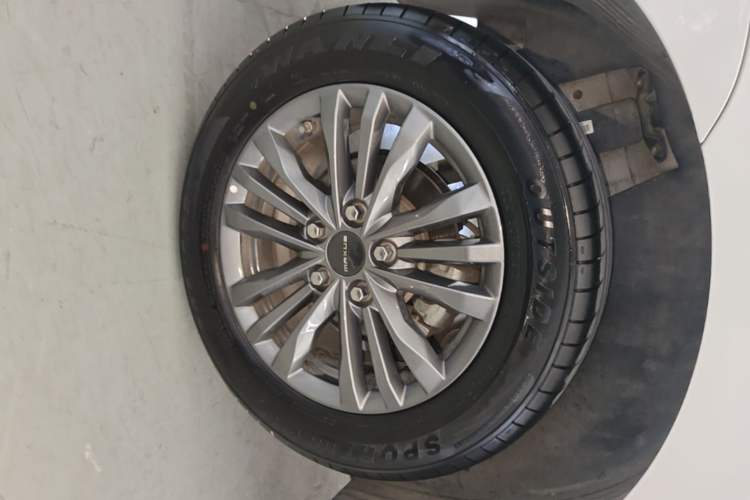 Used SAIC MAXUS G50 2023 1.5T Manual Comfort A Right Rear Wheel Hub