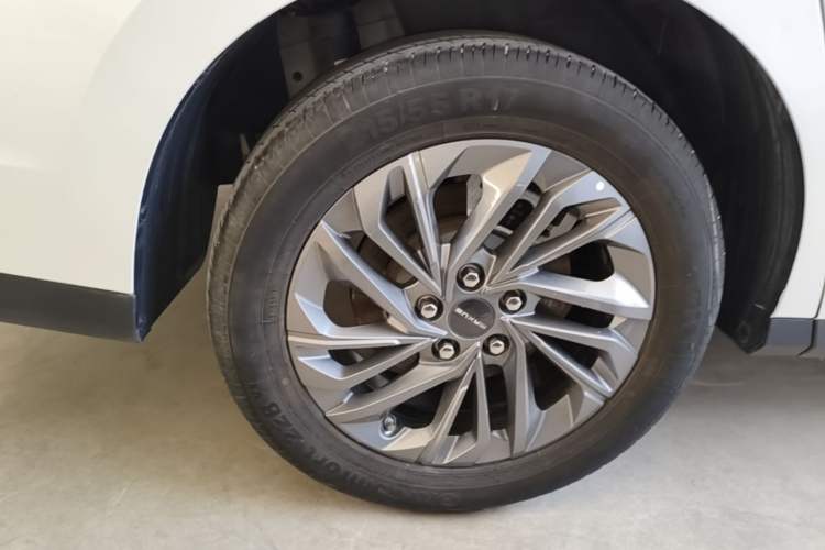 Used SAIC MAXUS G50 2023 PLUS 1.5T Automatic Cruise Version Right Rear Wheel Hub