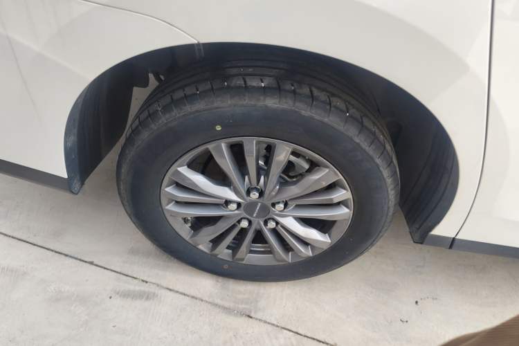 Used SAIC MAXUS G50 2023 PLUS 1.5T Happiness-Recommended Automatic Start Edition Right Rear Wheel Hub