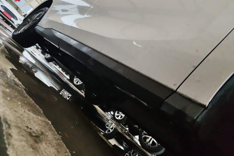 Used SAIC MAXUS G50 2023 PLUS 1.5T Happiness-Recommended Automatic Start Edition Right Side Sill