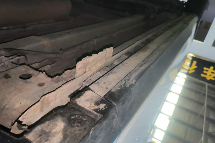 Used SAIC MAXUS G50 2023 PLUS 1.5T Happiness-Recommended Automatic Start Edition Right Side Sill