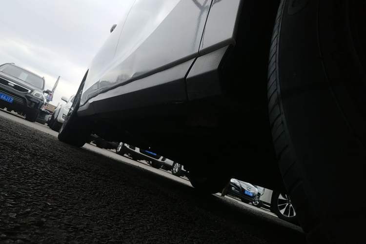 Used SAIC MAXUS G50 2023 PLUS 1.5T Happiness-Recommended Automatic Escort Edition Right Side Sill