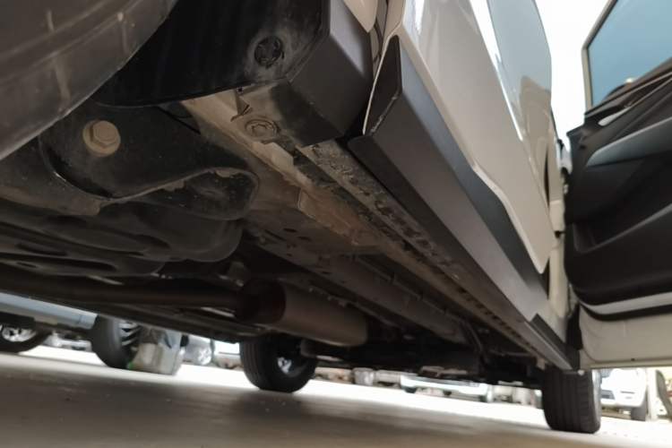 Used SAIC MAXUS G50 2023 PLUS 1.5T Happiness-Recommended Automatic Start Edition Right Side Sill