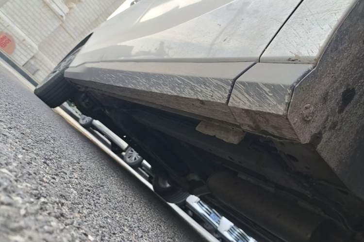 Used SAIC MAXUS G50 2023 PLUS 1.5T Happiness-Recommended Automatic Start Edition Right Side Sill