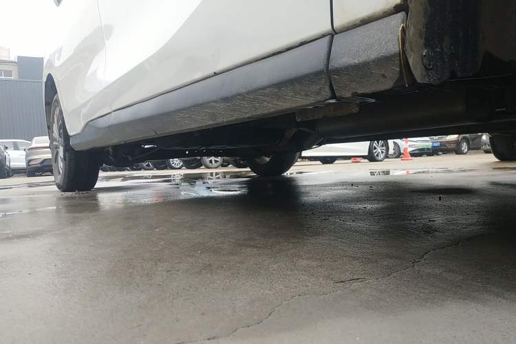Used SAIC MAXUS G50 2023 1.5T Manual Comfort A Right Side Sill
