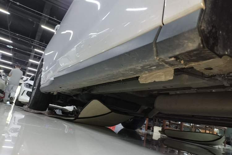 Used SAIC MAXUS G50 2023 PLUS 1.5T Happiness-Recommended Automatic Start Edition Right Side Sill