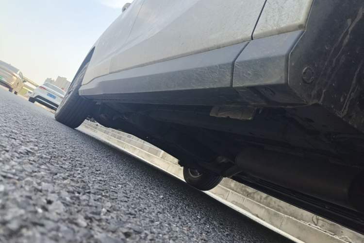 Used SAIC MAXUS G50 2023 PLUS 1.5T Happiness-Recommended Automatic Start Edition Right Side Sill