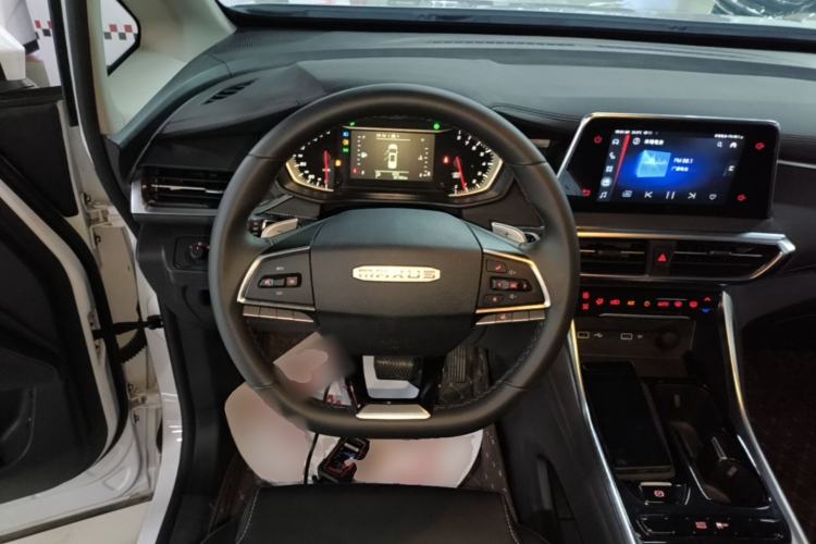 Used SAIC MAXUS G50 2023 PLUS 1.5T Happiness-Recommended Automatic Start Edition Steering Wheel