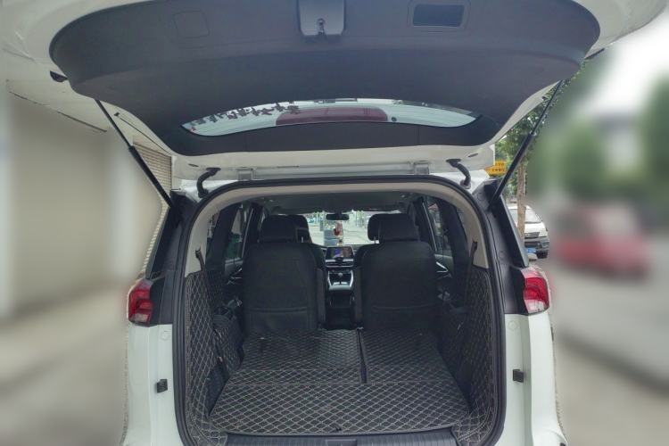 Used SAIC MAXUS G50 2023 1.5T Manual Comfort B Trim Trunk