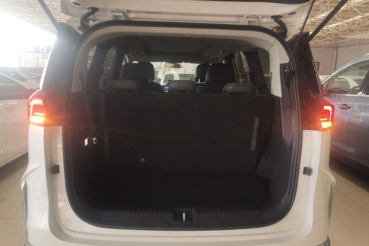 Used SAIC MAXUS G50 2023 PLUS 1.5T Automatic Escort Edition Trunk