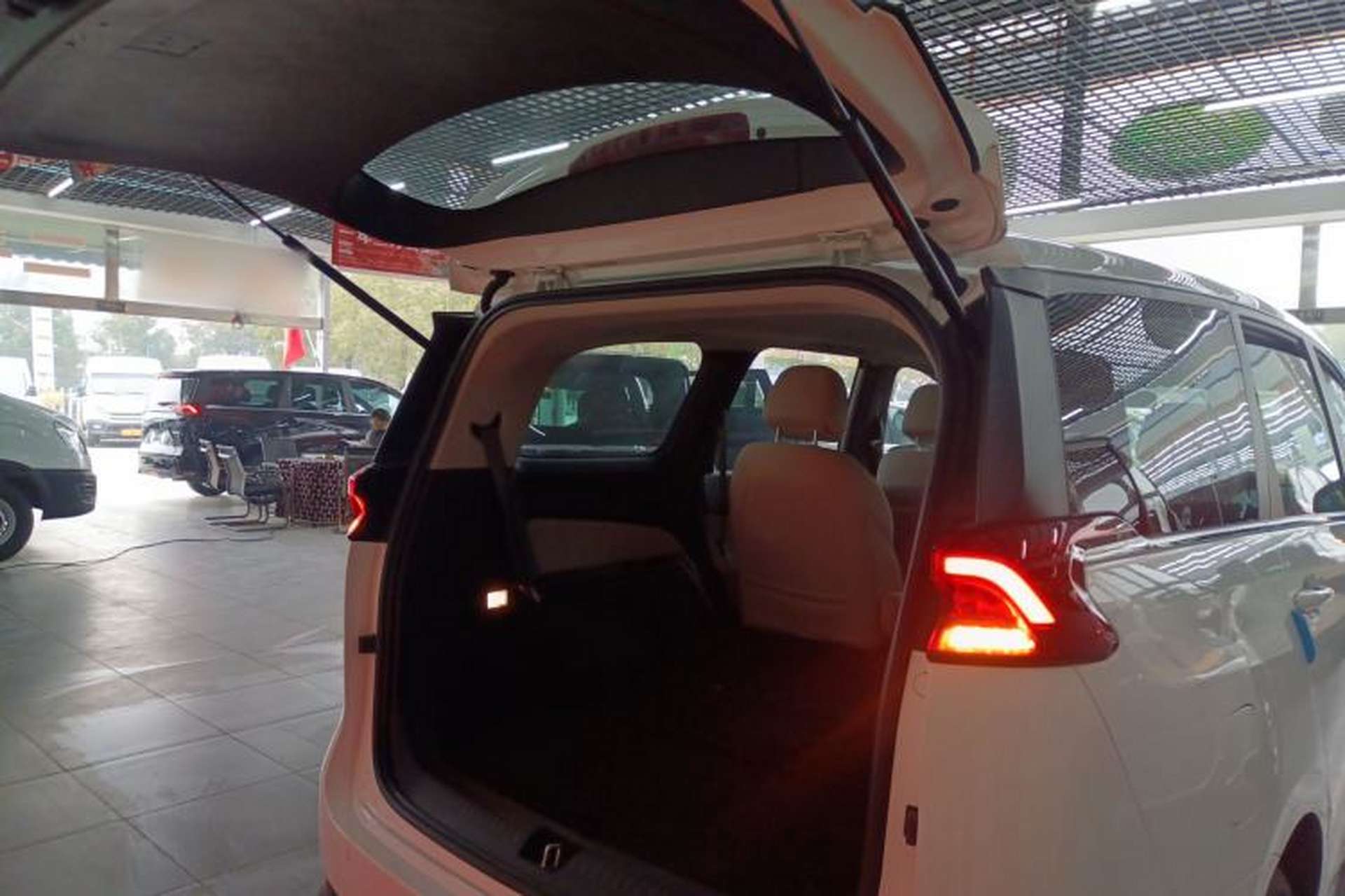 Used SAIC MAXUS G50 2023 1.5T Manual Comfort A Trunk