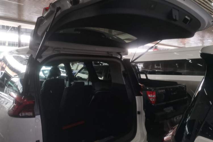 Used SAIC MAXUS G50 2023 PLUS 1.5T Automatic Cruise Version Trunk