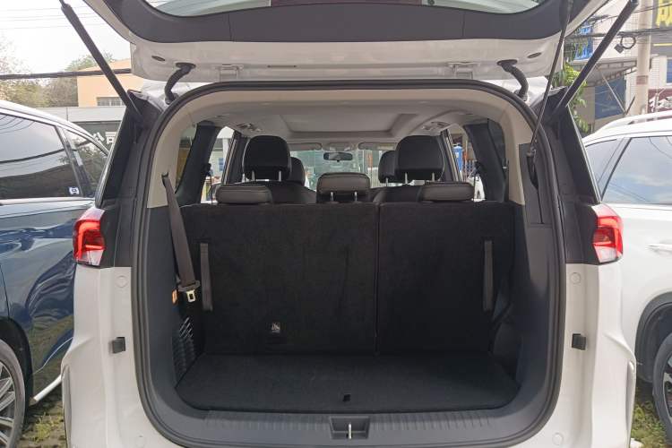 Used SAIC MAXUS G50 2023 PLUS 1.5T Happiness-Recommended Automatic Escort Edition Trunk