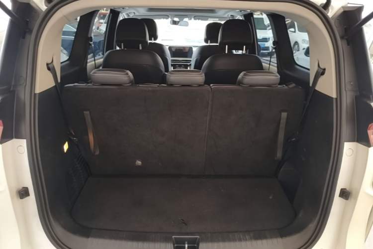 Used SAIC MAXUS G50 2023 PLUS 1.5T Automatic Cruise Version Trunk