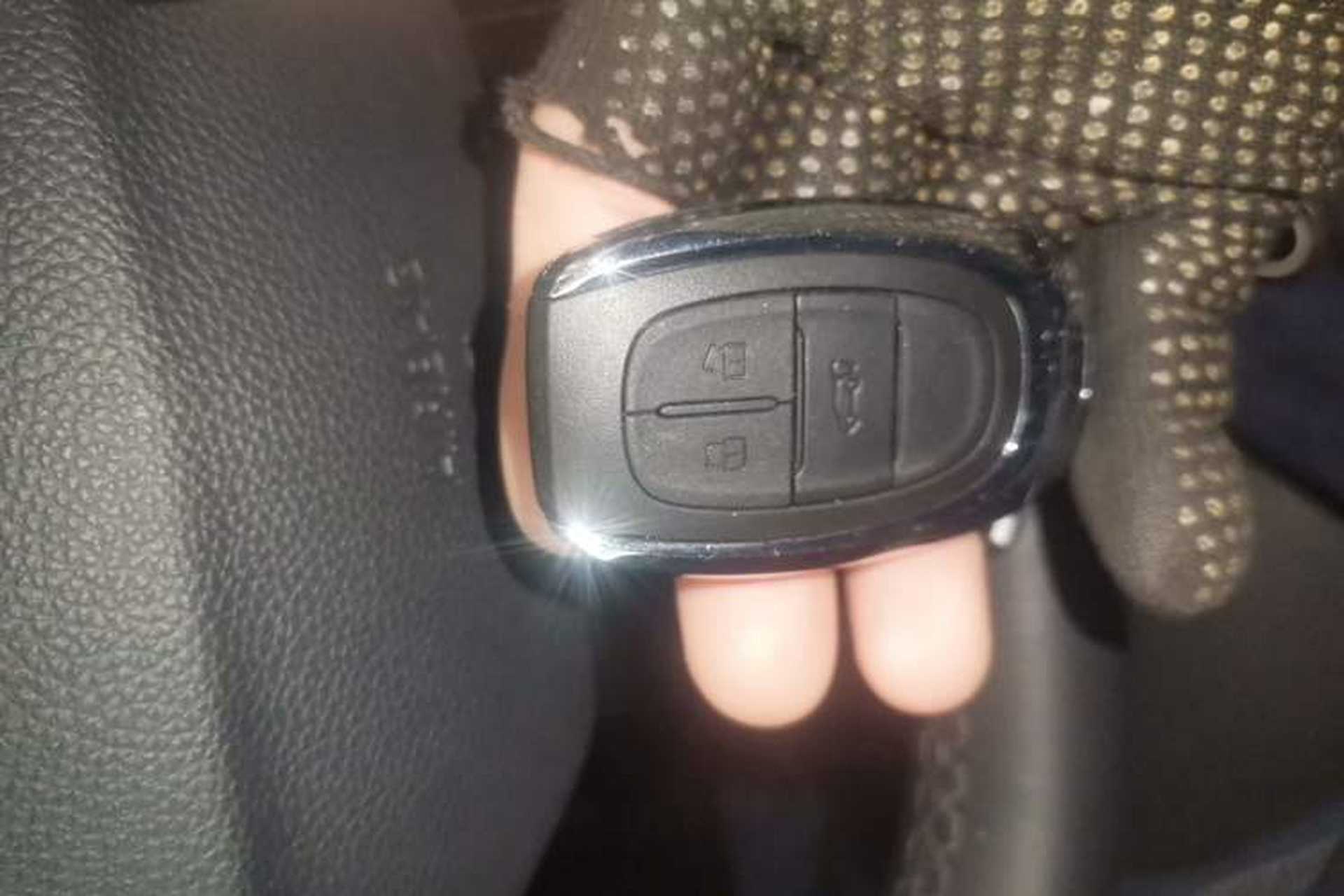 Used SAIC MAXUS G50 2023 PLUS 1.5T Automatic Escort Edition Vehicle Key