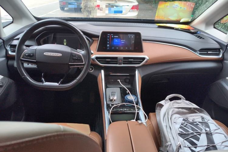 Used SAIC MAXUS G50 2024 PLUS 1.5T Happiness-Recommended Automatic Start-Up Edition Center Console