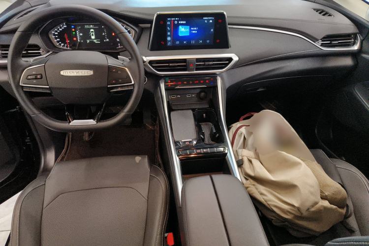 Used SAIC MAXUS G50 2024 Facelift PLUS 1.5T Happiness-Recommended Automatic Start-Up Version Center Console