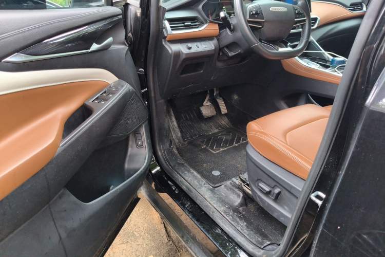 Used SAIC MAXUS G50 2024 PLUS 1.5T Happiness-Recommended Automatic Start-Up Edition Driver Seat