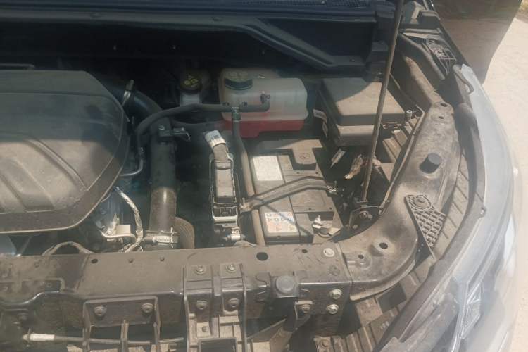 Used SAIC MAXUS G50 2024 1.5T Manual Comfort A Trim Engine Bay Left