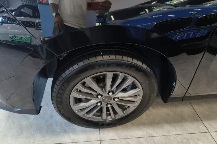 Used SAIC MAXUS G50 2024 Facelift PLUS 1.5T Happiness-Recommended Automatic Start-Up Version Left Front Wheel Hub