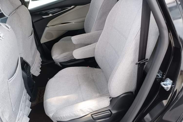 Used SAIC MAXUS G50 2024 PLUS 1.5T Happiness-Recommended Automatic Glory Edition Left Rear Seat