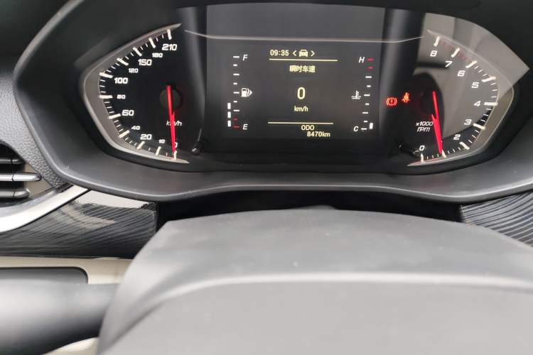 Used SAIC MAXUS G50 2024 1.5T Manual Comfort A Trim Odometer Close Up