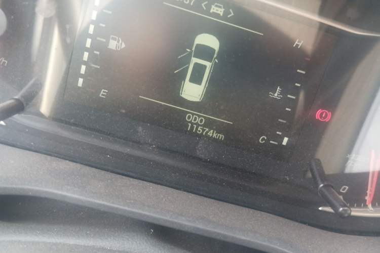 Used SAIC MAXUS G50 2024 1.5T Manual Comfort A Trim Odometer Close Up
