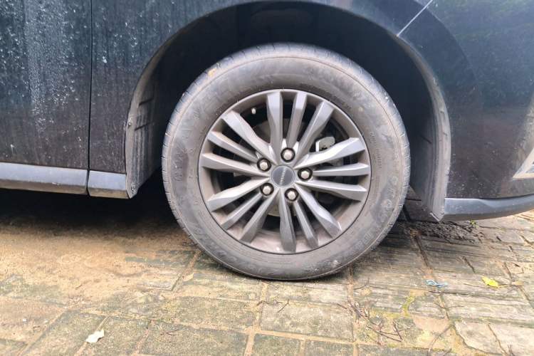 Used SAIC MAXUS G50 2024 PLUS 1.5T Happiness-Recommended Automatic Start-Up Edition Right Front Wheel Hub