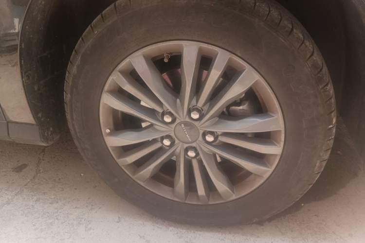 Used SAIC MAXUS G50 2024 1.5T Manual Comfort A Trim Right Front Wheel Hub