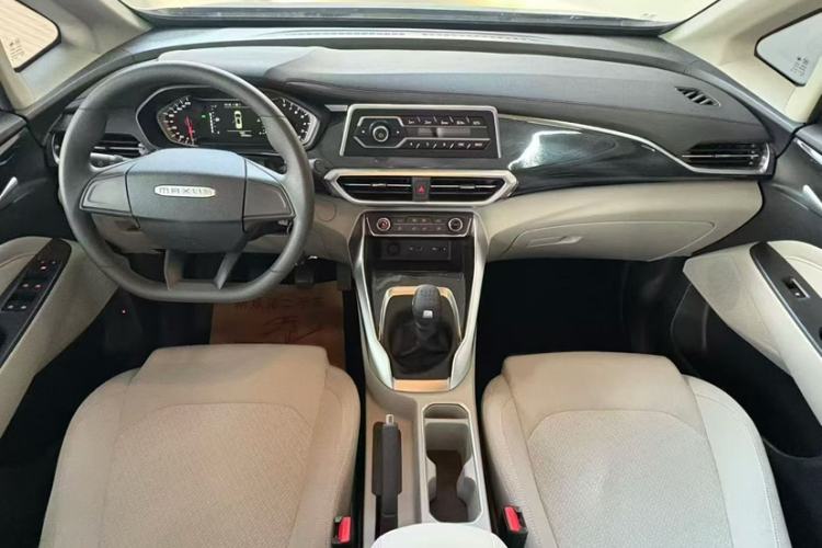 Used SAIC MAXUS G50 2024 1.5T Manual Comfort A Trim Interior 5
