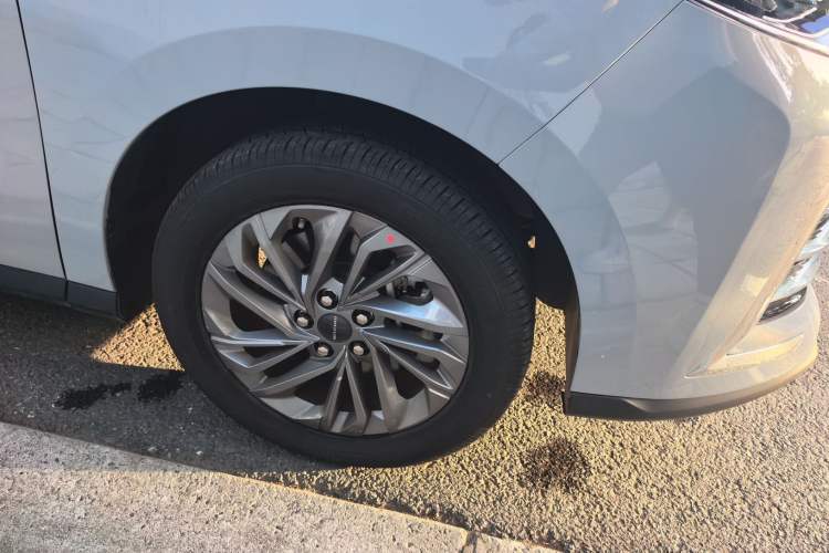 Used SAIC MAXUS G50 2024 PLUS 1.5T Happiness-Recommended Automatic Cruise Version Right Front Wheel Hub