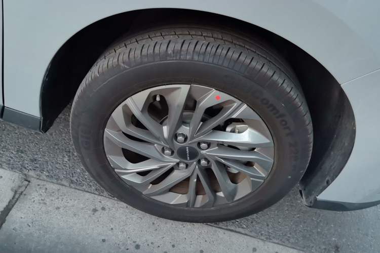 Used SAIC MAXUS G50 2024 PLUS 1.5T Happiness-Recommended Automatic Cruise Version Right Front Wheel Hub