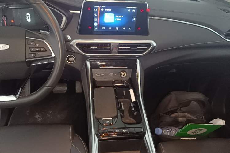 Used SAIC MAXUS G50 2024 PLUS 1.5T Happiness-Recommended Automatic Start-Up Edition Audio And AC Panel