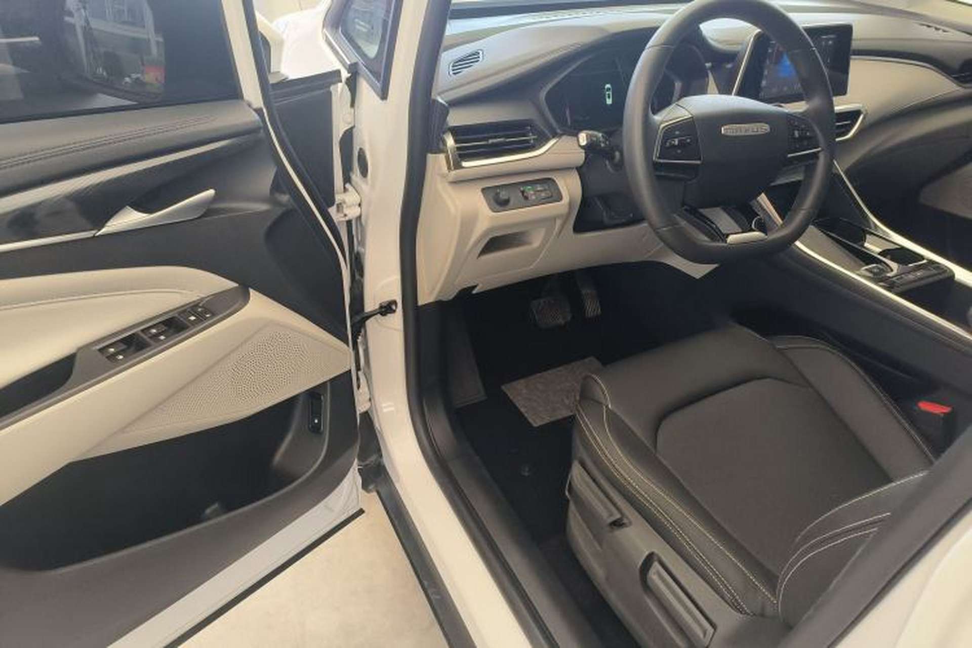 Used SAIC MAXUS G50 2024 PLUS 1.5T Happiness-Recommended Automatic Glory Edition Driver Seat