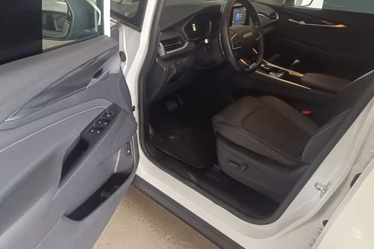 Used SAIC MAXUS G50 2024 PLUS 1.5T Happiness-Recommended Automatic Start-Up Edition Driver Seat