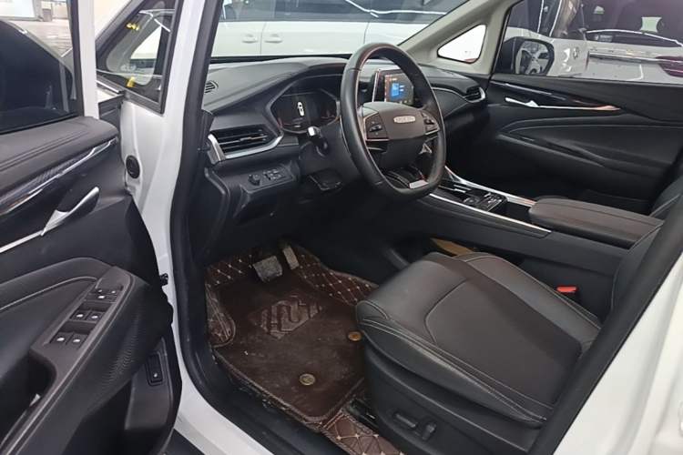 Used SAIC MAXUS G50 2024 PLUS 1.5T Happiness-Recommended Automatic Start-Up Edition Driver Seat